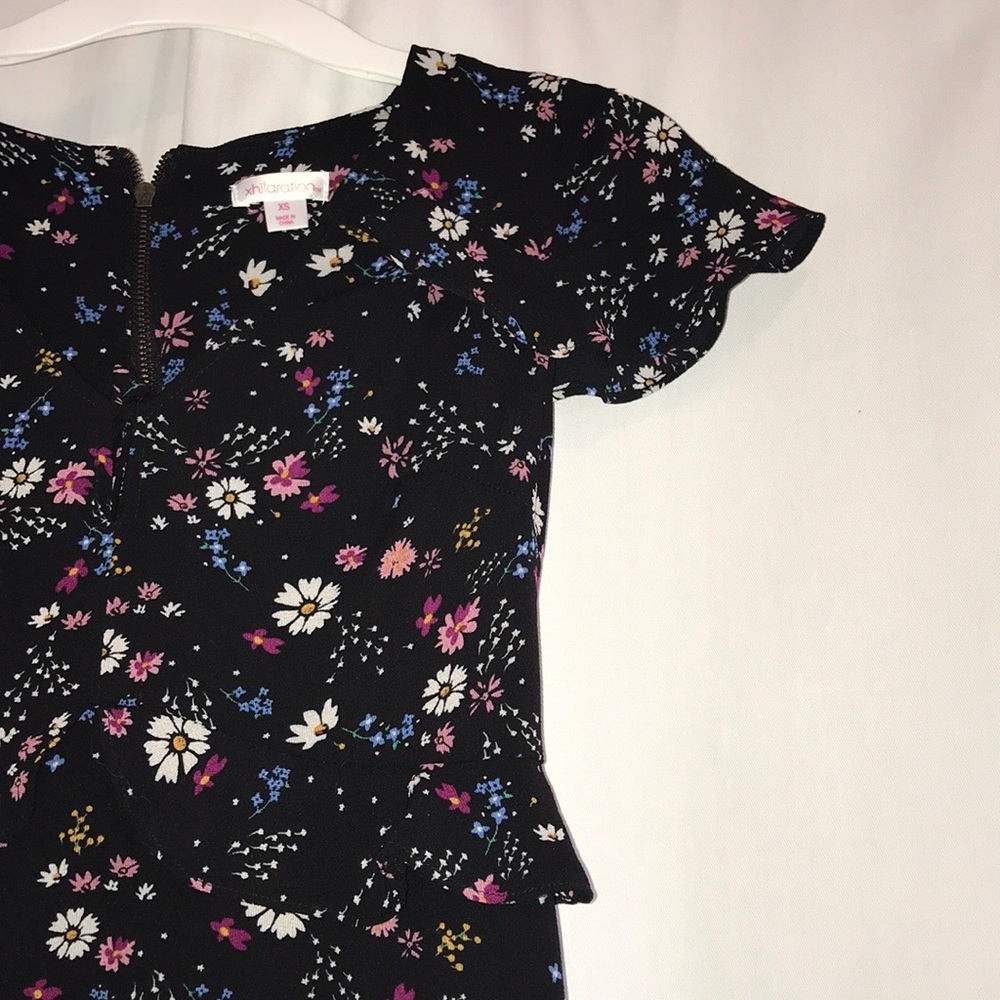 Women’s Floral Print Flutter Sleeve Dress